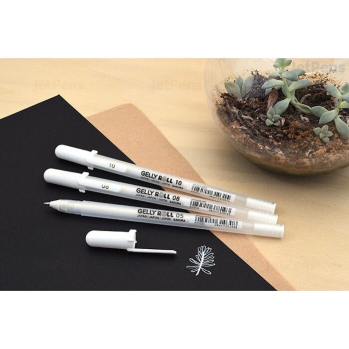 Sakura White Gelly Roll Pens Set Of 3